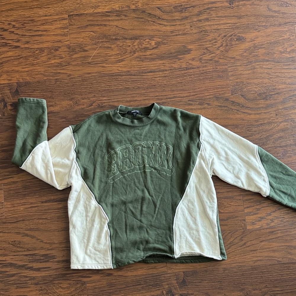 Fashion Nova Kids Green and Cream Sweatshirt
